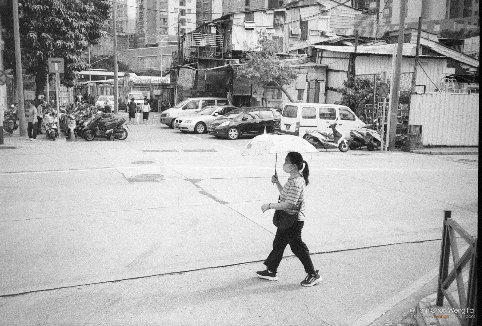 某日下午 Ilford HP5+ || Olympus Ecru